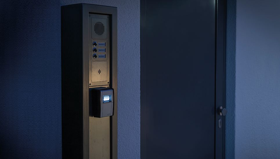 Auch im Dunkeln leicht zu bedienen – die KeyGarage mit LED-Beleuchtung © ABUS Auch im Dunkeln leicht zu bedienen – die KeyGarage mit LED-Beleuchtung © ABUS