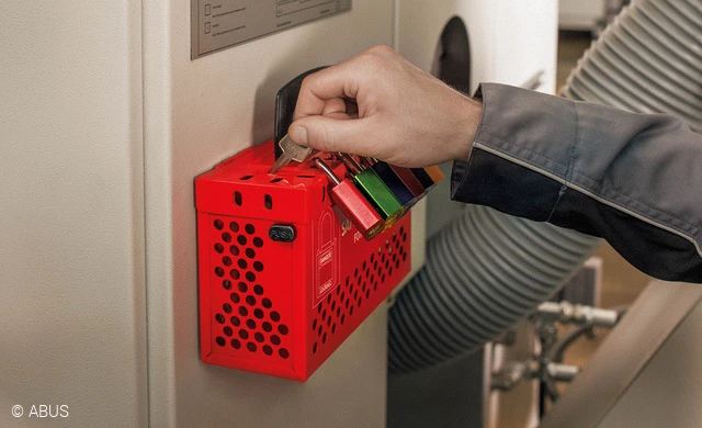 Klar geregelte Gruppenverriegelung mit unserer SAFETY REDBOX © ABUS